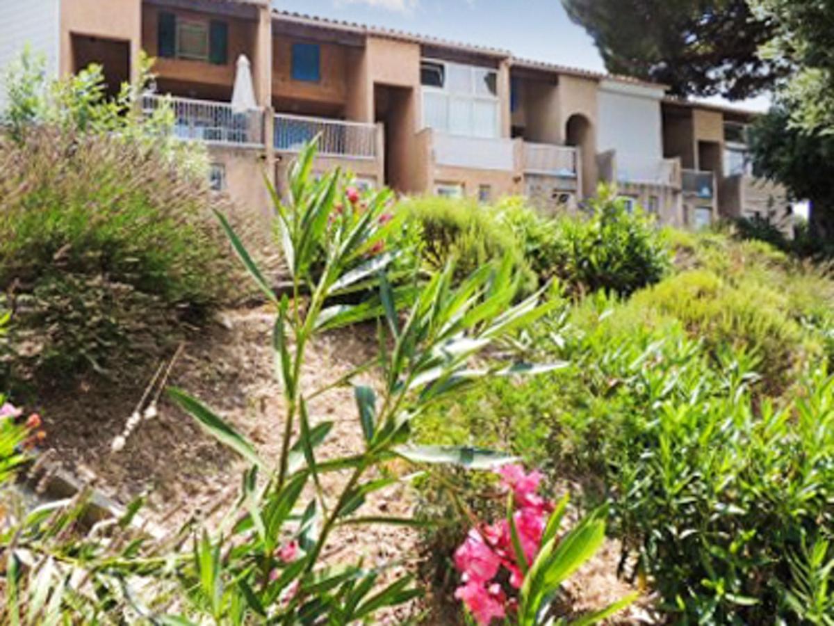 Maison Charmante A Cogolin Avec Vue Sur La Mer Et Piscine Exterior photo