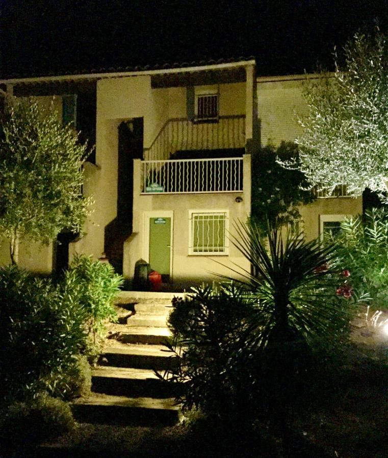 Maison Charmante A Cogolin Avec Vue Sur La Mer Et Piscine Exterior photo